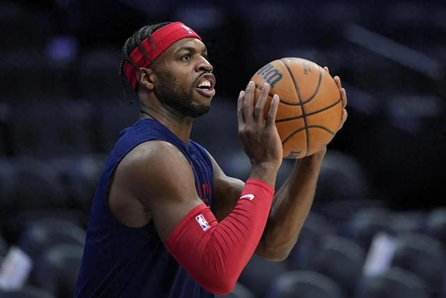 华体会体育-“汤神替身”成弃子？拿手好戏实则是双刃剑 老鹰重建不养闲人|希尔德|勇士|克雷·汤普森|三分球|亚特兰大老鹰队_新浪体育_新浪新闻